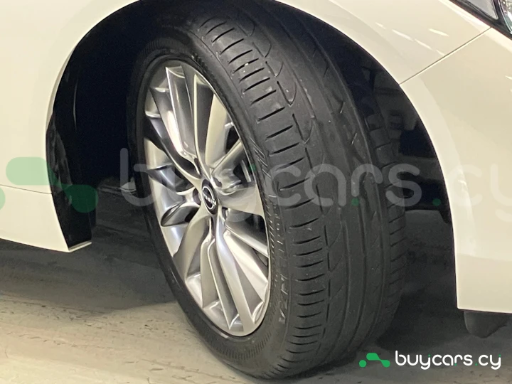 Nissan Skyline Белый