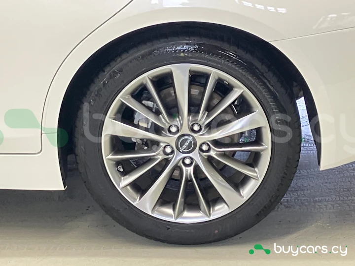 Nissan Skyline Белый