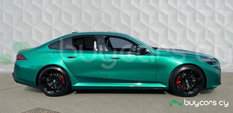 BMW M5 Green