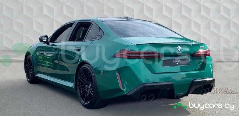 BMW M5 Green