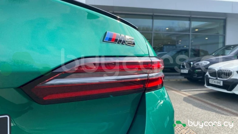 BMW M5 Green
