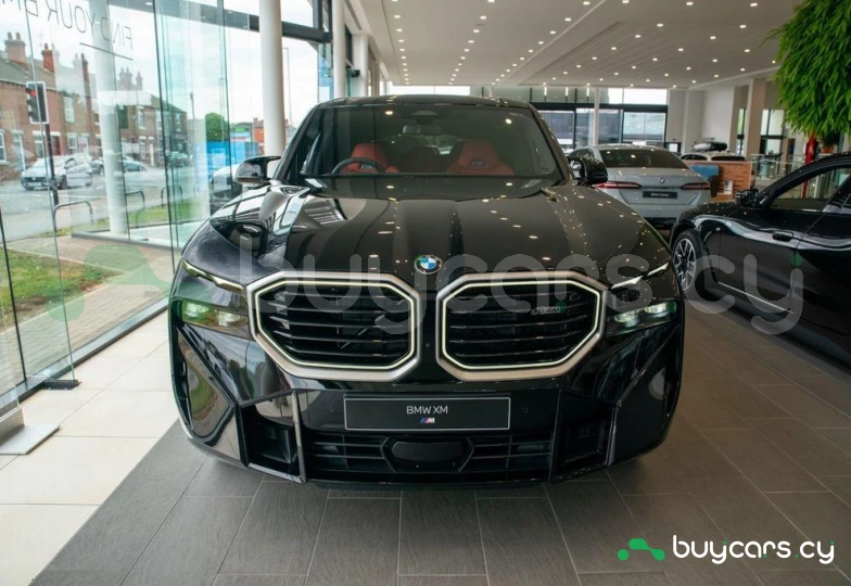 BMW XM Черный