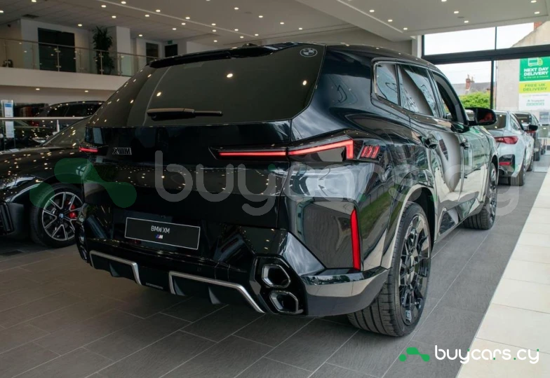 BMW XM Черный