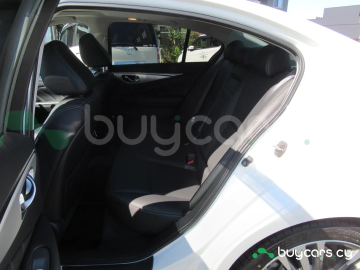 Nissan Skyline Белый