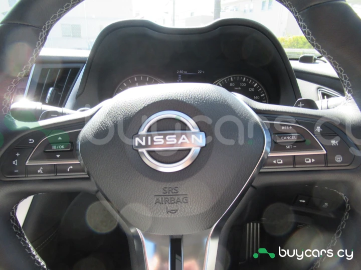 Nissan Skyline Белый