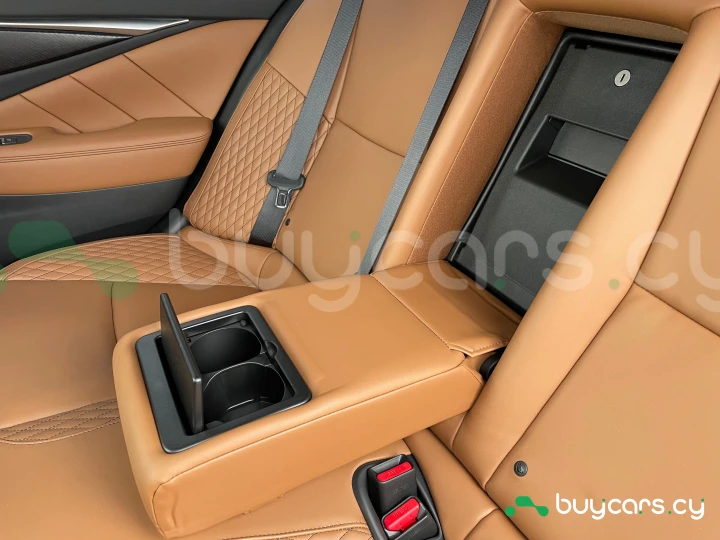 Nissan Skyline Серый