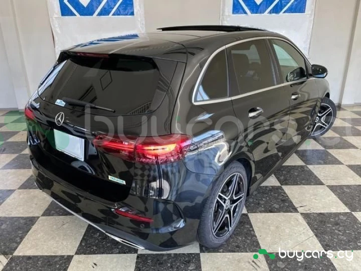 Mercedes B-class Black