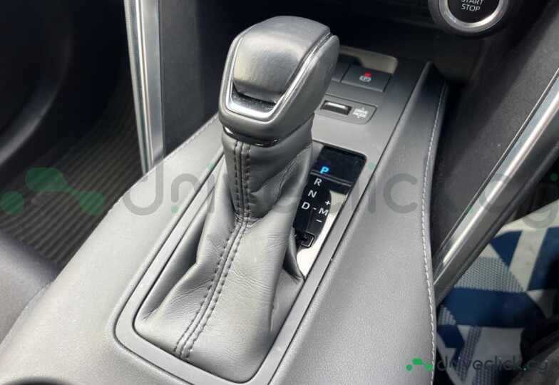 Toyota Harrier Черный