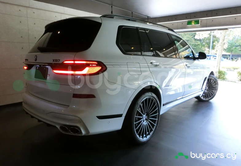 BMW ALPINA XB7 Белый