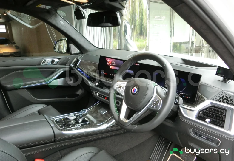 BMW ALPINA XB7 Белый