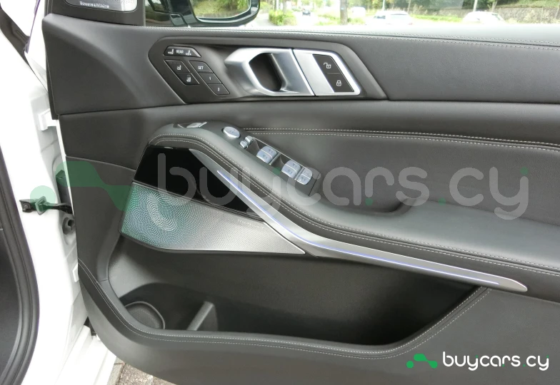 BMW ALPINA XB7 Белый