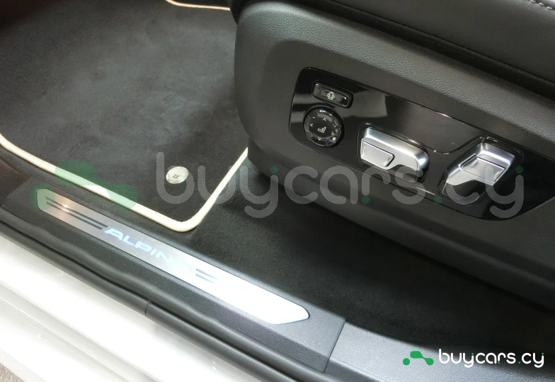 BMW ALPINA XB7 Белый