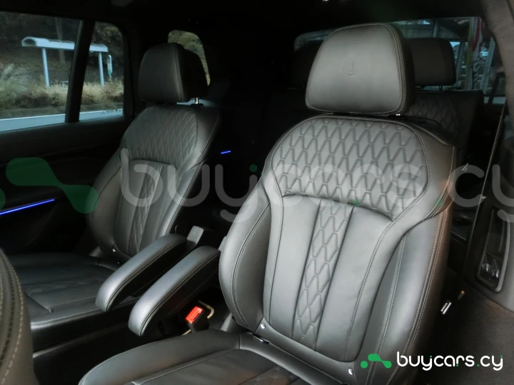 BMW ALPINA XB7 Белый