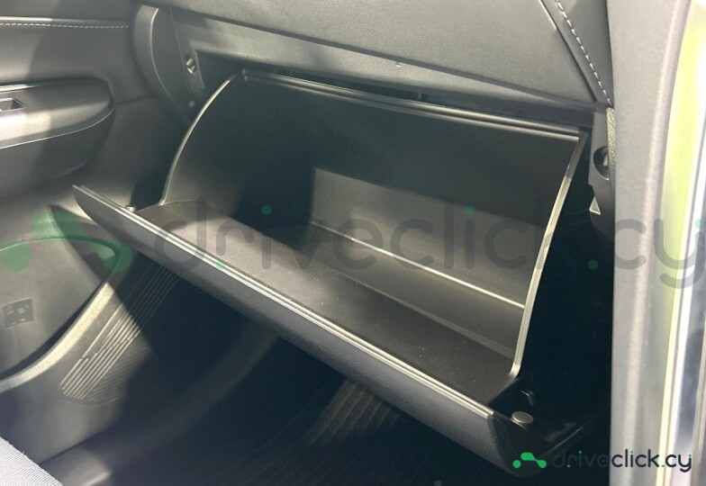 Toyota Harrier Белый
