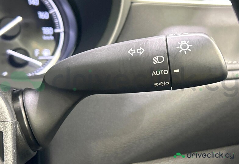 Toyota Harrier Белый