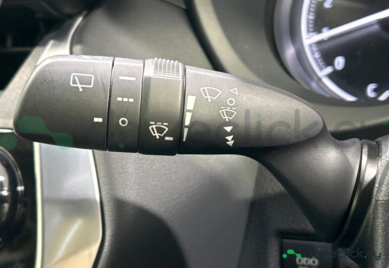 Toyota Harrier Белый