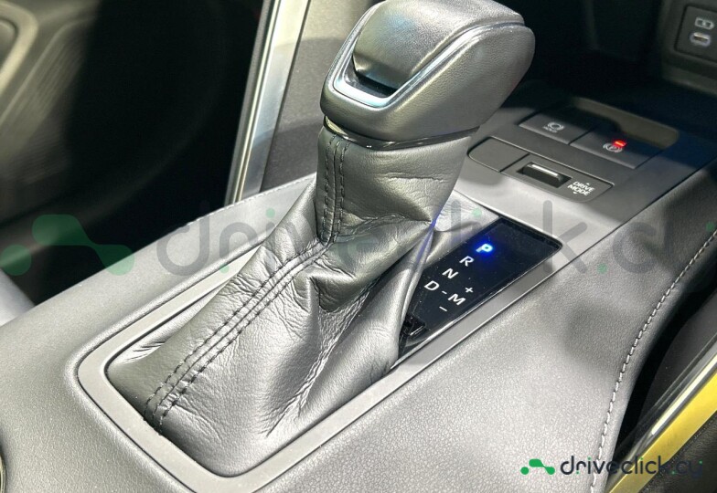 Toyota Harrier Белый