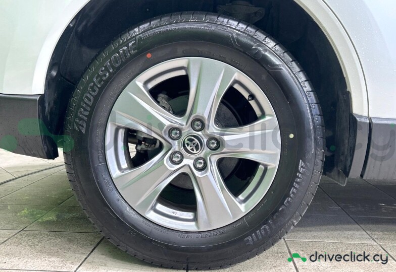 Toyota Harrier Белый