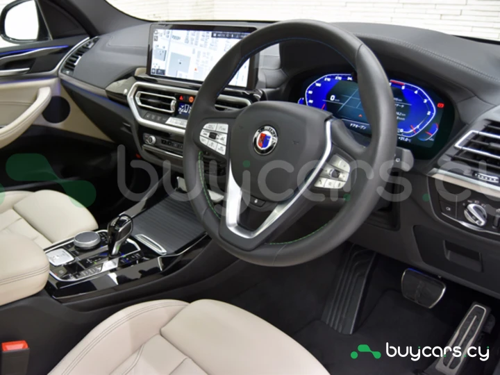 BMW ALPINA XD3 Красный