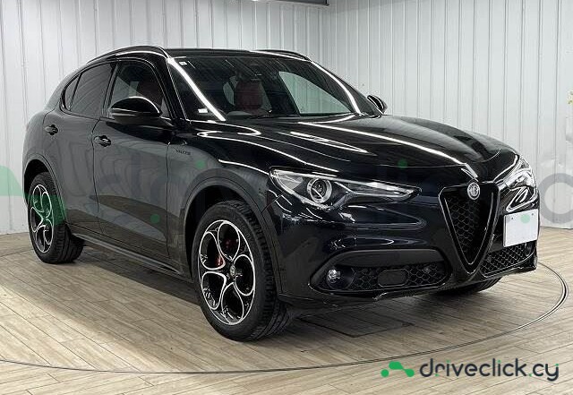 Alfa Romeo Stelvio Черный