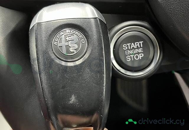 Alfa Romeo Stelvio Черный