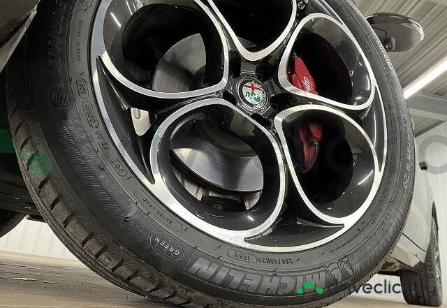 Alfa Romeo Stelvio Черный