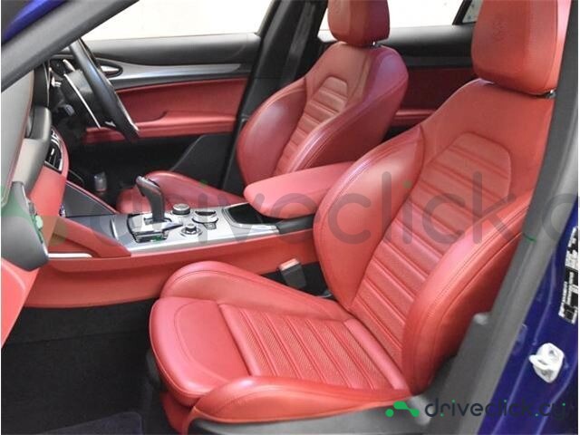 Alfa Romeo Stelvio Синий