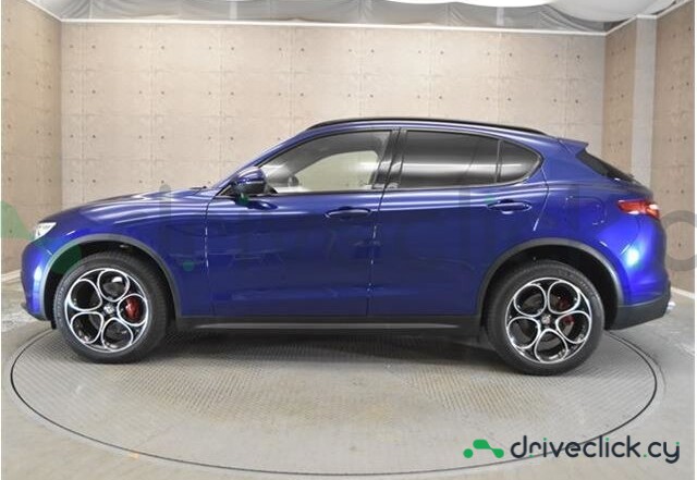 Alfa Romeo Stelvio Синий