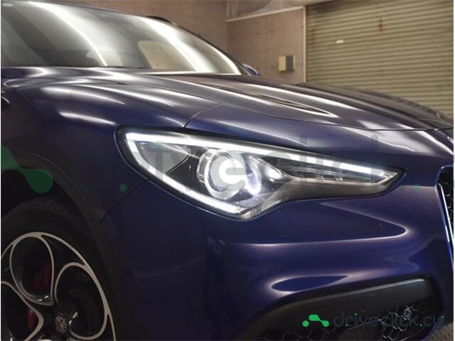 Alfa Romeo Stelvio Синий