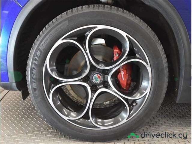 Alfa Romeo Stelvio Синий