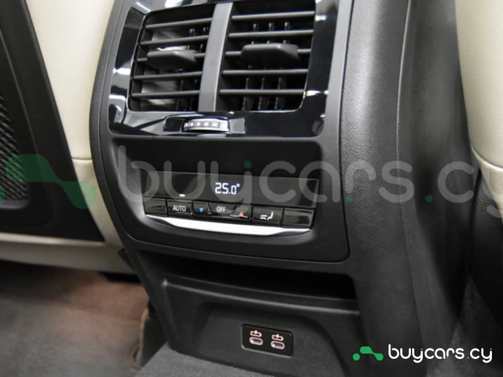 BMW ALPINA XD3 Красный