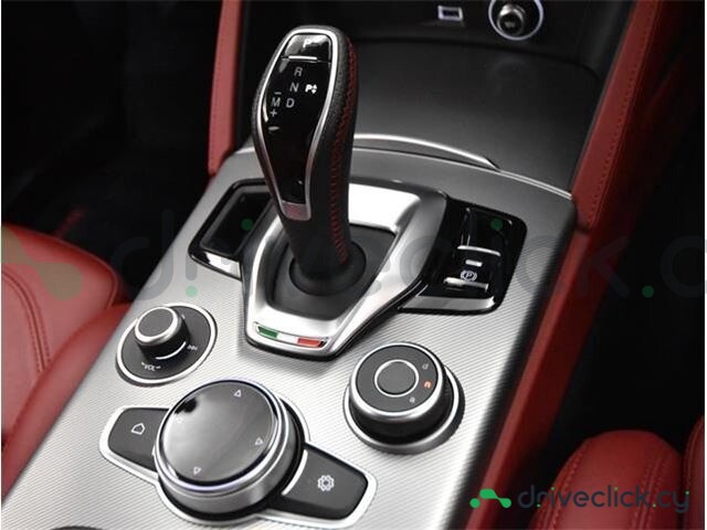 Alfa Romeo Stelvio Синий