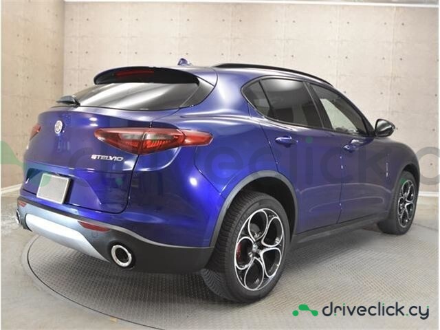 Alfa Romeo Stelvio Синий