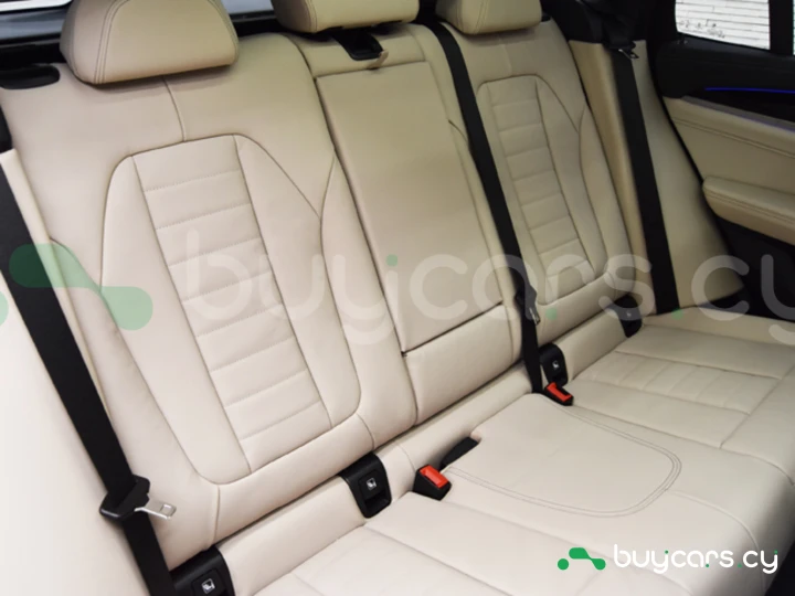 BMW ALPINA XD3 Красный