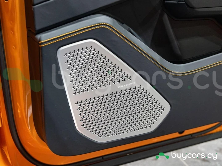 Lamborghini Urus Желтый