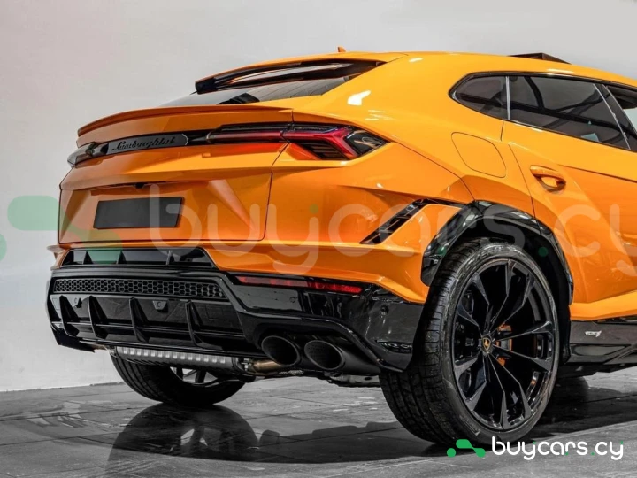 Lamborghini Urus Желтый
