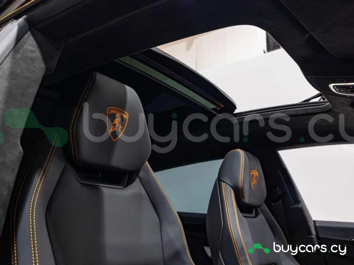 Lamborghini Urus Желтый