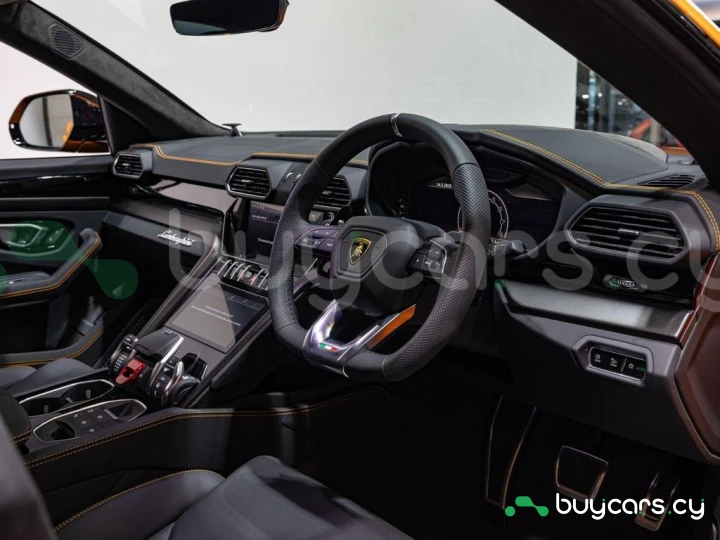 Lamborghini Urus Желтый
