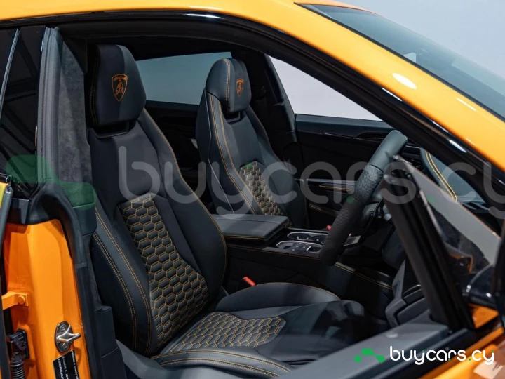Lamborghini Urus Желтый