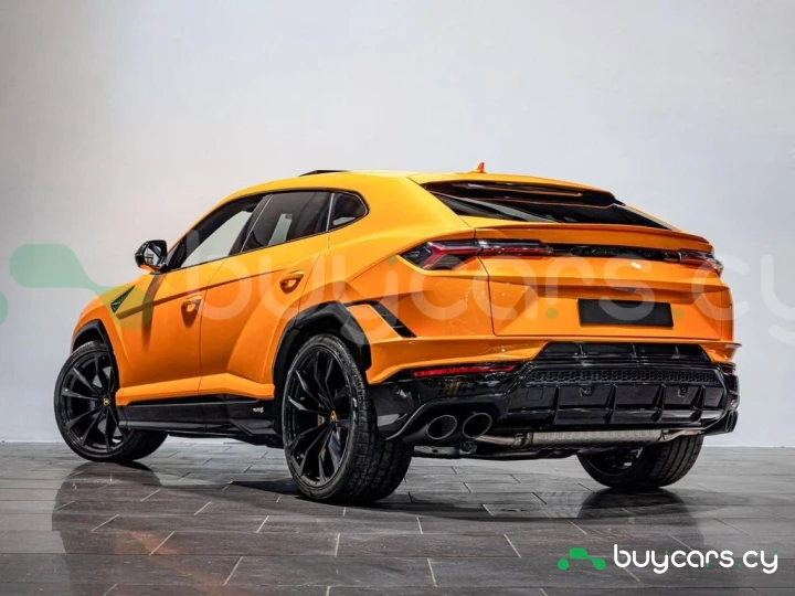 Lamborghini Urus Желтый