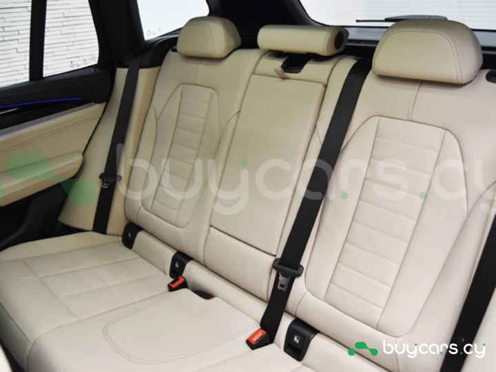 BMW ALPINA XD3 Красный