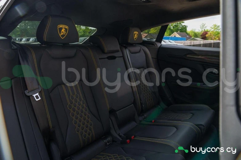 Lamborghini Urus Black