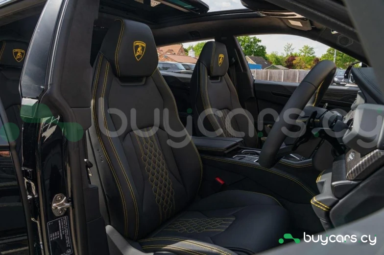 Lamborghini Urus Black