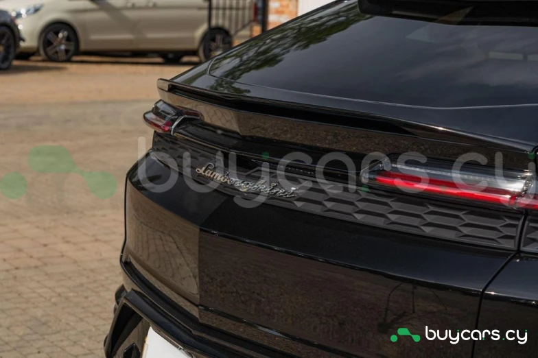 Lamborghini Urus Black