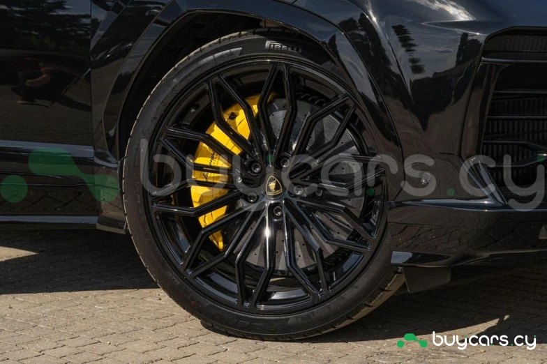 Lamborghini Urus Black