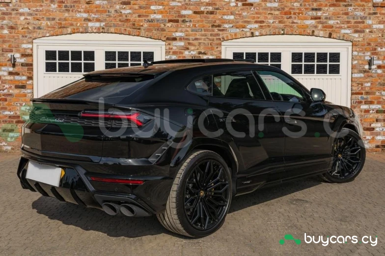 Lamborghini Urus Black