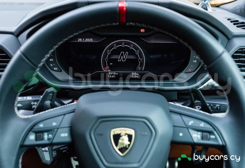 Lamborghini Urus Зеленый