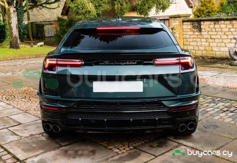 Lamborghini Urus Зеленый