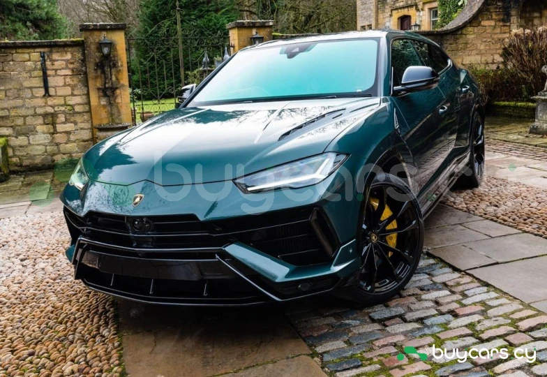 Lamborghini Urus Зеленый