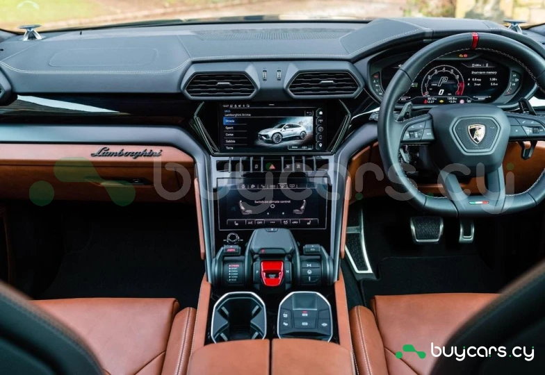 Lamborghini Urus Зеленый